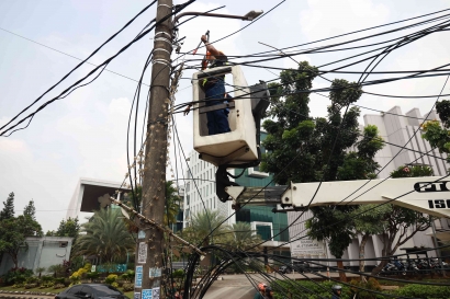 Penataan Kabel Fiber Optik di Tangerang Selatan