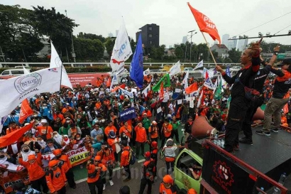 Dinamika Hubungan Industrial di Indonesia pada Era Rezim Militer Soeharto