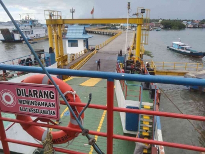 Perjalanan Ke IKN Melalui Satu Diantara Pintu Gerbang Menuju IKN, Melewati Kantor Pemerintah Kabupaten Penajam Paser Utara Kalimantan Timur