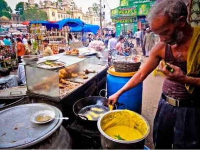 Praktik Kebersihan dalam Penyajian Makanan Pedagang Kaki Lima (PKL) di Negara India