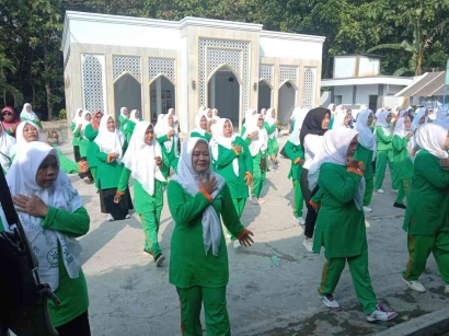 Semarak Senam Masal Pada Peringatan Harlah Fatayat NU Kecamatan Singgahan