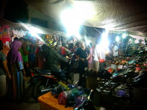 Balada Pasar Malam: Minggu Malam di Gang Asem