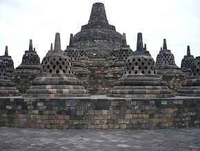 5 Bangunan Bersejarah di Indonesia