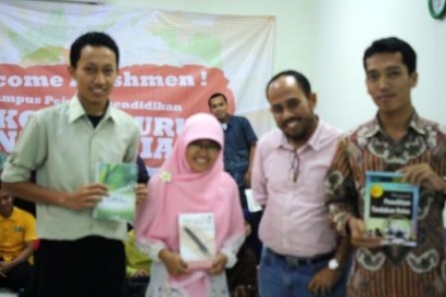 Belajar dan Berbagi Ilmu PTK di Sekolah Guru Indonesia (SGI-5) Bogor