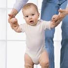 Stimulasi motorik kasar dan halus untuk bayi usia 10 - 12 bulan