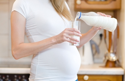 Perlukah Ibu Hamil Minum Susu dan Mengkonsumsi Suplemen?