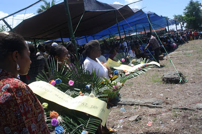 Berita Foto:  Ribuan Rakyat Papua di Nabire Rayakan HUT ke-50 Papua Barat