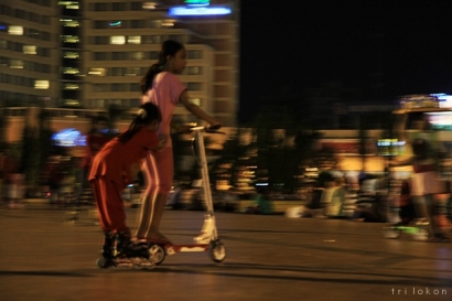 Nikmatnya Pedestrian Malam Di Simpang Lima