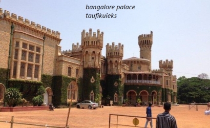 Menjadi Turis Bak Pencuri di  Bangalore Palace