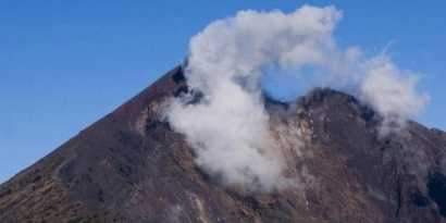 Gunung Sinabung Kembali Meletus 29 Juni 2014