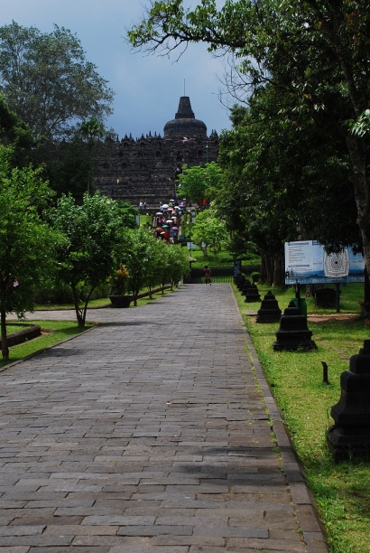 Antara Borobudur dan Dieng, Tentang Sejarah, Potensi Alam dan Romantisme