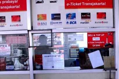 Kebijakan e-Ticket Transjakarta di Halte Busway Pulogadung 1 Kurang Tepat