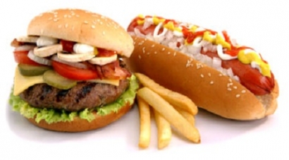 Menjemput Rezeki dengan Jualan Burger dan Hot Dog
