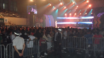 Inbox (SCTV) Konser In Korea