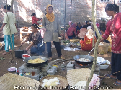 "Tradisi Rewang" Penyelenggara Pesta Tak Boleh Masuk ke Dapur