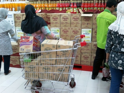Carrefour ITC Depok "Diserbu", H-1 Puasa Ramadhan 1433 H