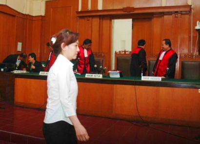 Hakim Tidak Jujur dalam Vonis Angelina Sondakh dan Djoko Susilo