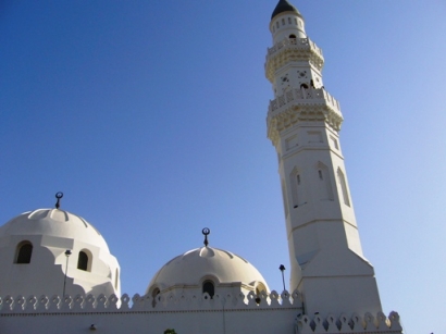 Minimalisnya Masjid-Masjid Megah dan Bukit Bersejarah di Arab Saudi (bag.-1)