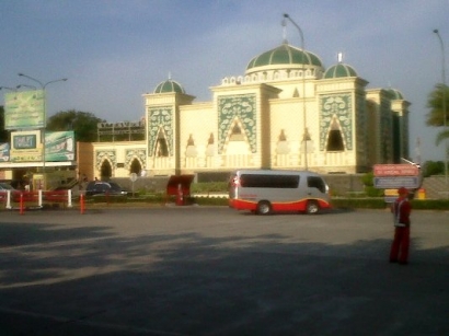Indahnya Masjid At Taubah di Peristirahatan Tol Km 57