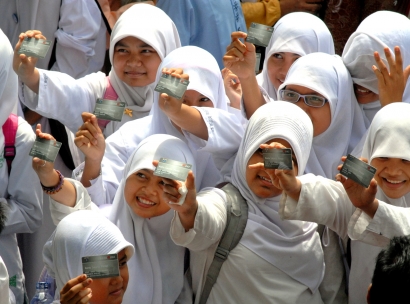 Belajar Berdemokrasi sambil Belajar: Ayo Simulasikan Seberapa Besar Kartu Indonesia Pintar Bisa Mengurangi Ketimpangan!