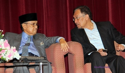 Mantan Menteri Malaysia Serang Habibie, Apa Kata Anwar Ibrahim?
