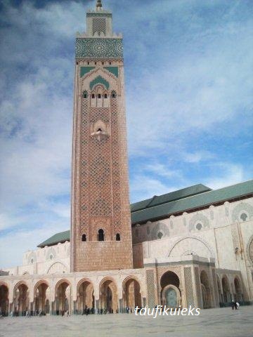 Berdoa di antara Lautan dan Langit di  Masjid Hassan II , Casa Blanca