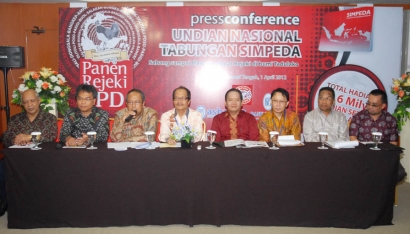 “Arah Kebijakan Pembangunan Kawasan Timur Indonesia  Dan Kiprah Bank Pembangunan Daerah”