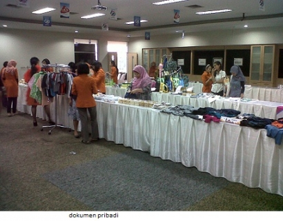 Menikmati Bazar Ramadhan di Kantor