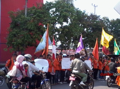Demontrasi Penyambutan Kedatangan SBY di Baturaja-OKU
