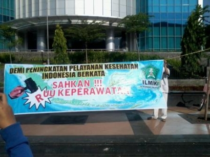 Mahasiswa Keperawatan Semarang-Salatiga Lakukan Aksi Damai Demi Terwujudnya UU Keperawatan