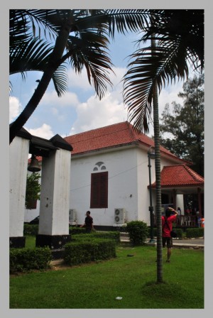 Menyusur Pesisir Jakarta (1): Jejak Portugis di Gereja Tugu