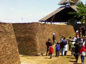 Benteng Somba Opu : Sejarah ( Tinggal ) Sejarah