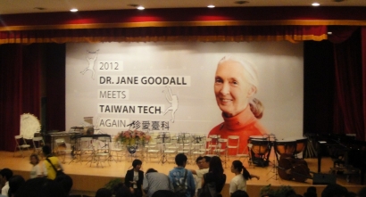 Dr. Jane Goodall: Kita Telah Mencuri Masa Depan