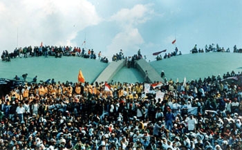 The Pattern of Indonesian Students’ Movement after The Fall of The New Order Regime