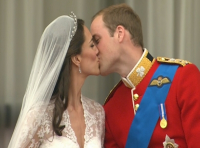 1st Kiss Duke & Duchess of Cambridge