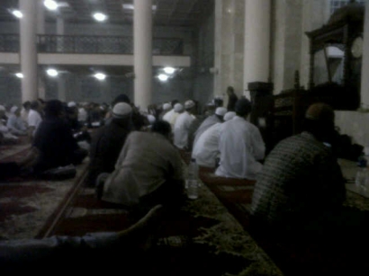 Menggapai Malam Lailatul Qodar di Masjid Raya Bandung