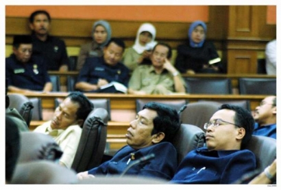 Pejabat di Indonesia Sering Bertingkah