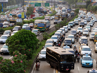 Matematika Lalulintas dan Subsidi BBM (Solusi Kemacetan Jakarta)