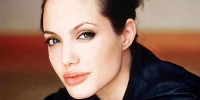 Salut pada Keputusan Angelina Jolie Angkat Kedua Panyudaranya
