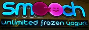 Kunjungan Singkat ke Smooch "Frozen" Yoghurt