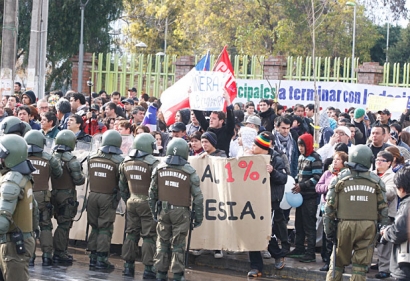 Menyusul Demo Mahasiswa, Pekerja Chile Ikut Demo