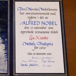 Nobel Perdamaian 2010 untuk" Liu Xiaobo" Diwakili Kursi Kosong