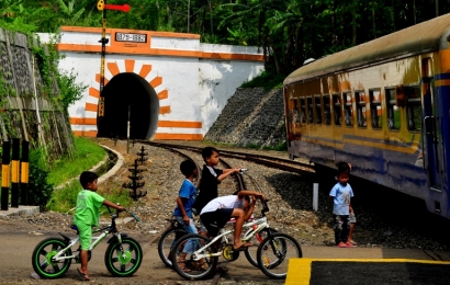 [Trip Sehari] Menjajal Kereta Bogor-Cianjur, Menuju Curug Cikondang dan Gunung Padang