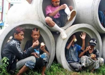 Mergoki Anak-anak Bandung "Ngelem"