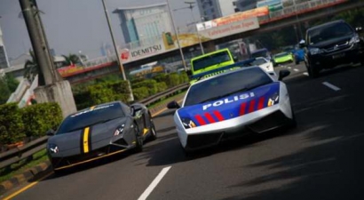 Mobil Patroli Lamborghini: Polisi Melanggar Kode Etik?