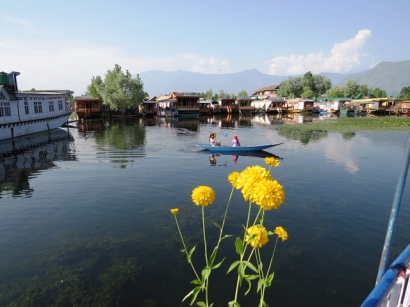 Kashmir, Surga Dunia? (Part 1 - Dal Lake)