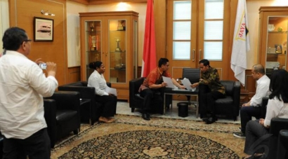 Kenapa Jokowi Selalu Mulai dari Papua?