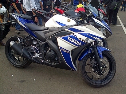 Yamaha R25, Motor Harian ala si Baby M1