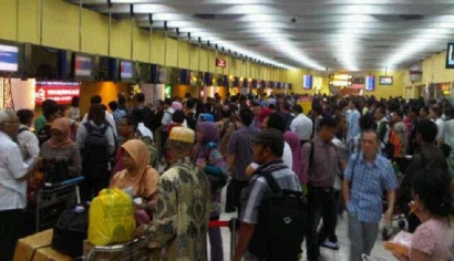 Bandara Soekarno - Hatta yang Superpadat Minim Fasilitas