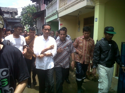 Sakitnya Tuh di Sini, Pak Jokowi...